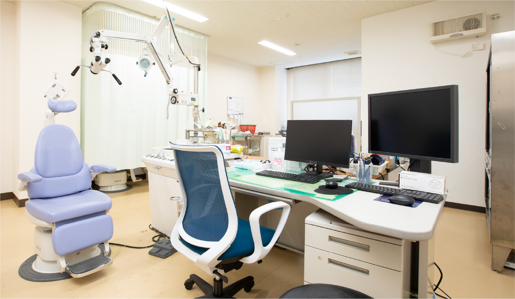 耳鼻咽喉科診察室